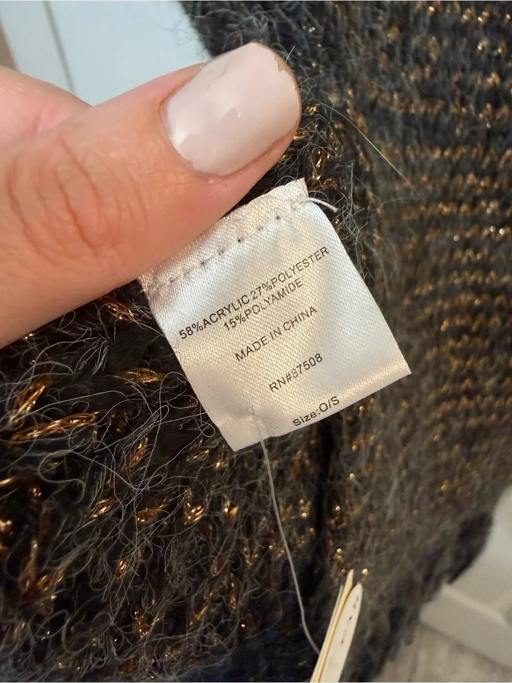 NWT Men's Black w/ Gold Shimmery Accent Knit Scarf w/ Fringe CollectionEighteen